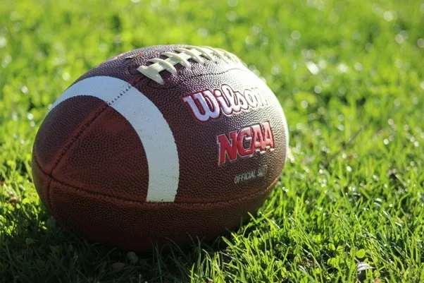 La tecnología revoluciona la experiencia de los aficionados al fútbol americano universitario