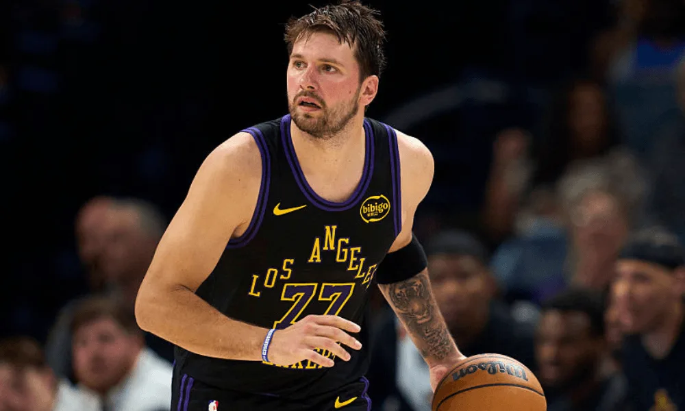 La venta rápida de los Lakers por 12,5 mil millones de dólares marca un nuevo récord en inversión deportiva en EE.UU.