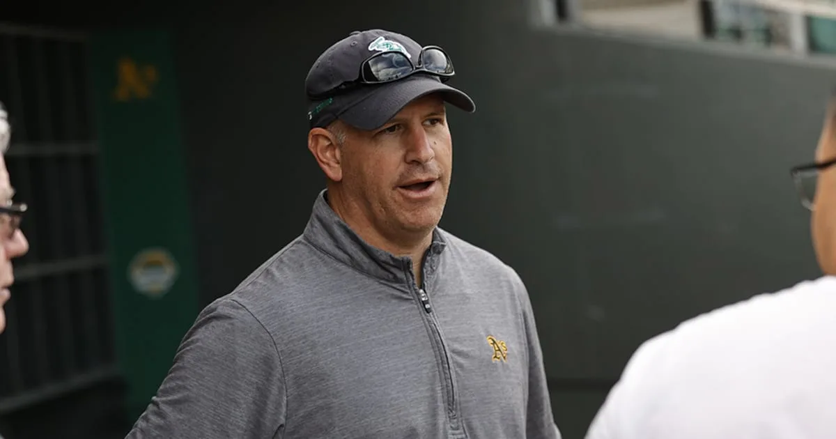 Los A’s separan su camino con el gerente general David Forst tras 27 años