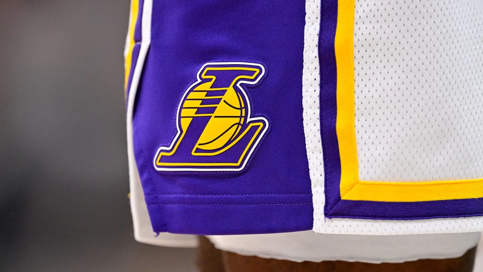 Los Ángeles Lakers se venden a Bob Iger y Josh Kushner por 12,5 mil millones de dólares
