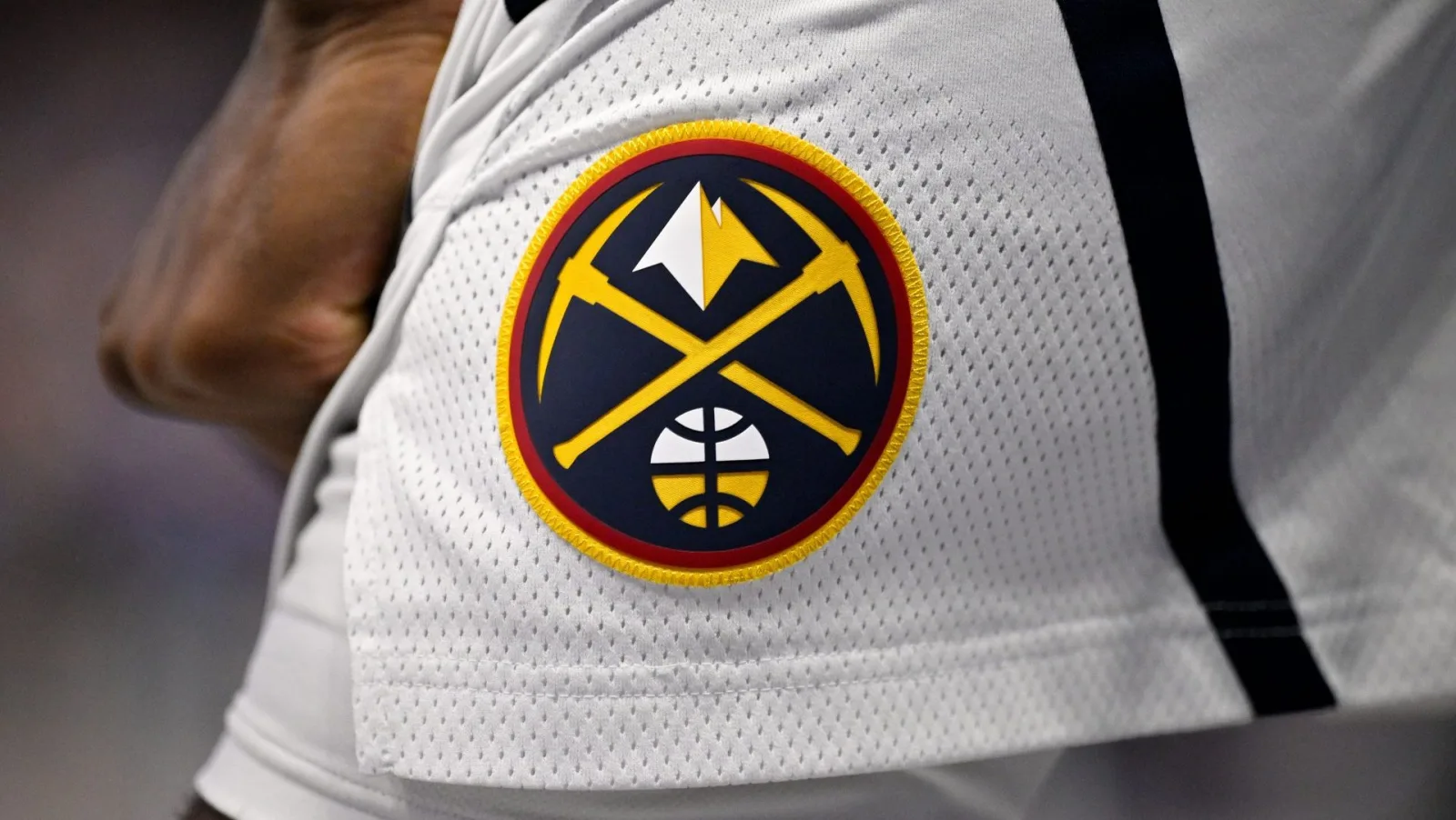Los Nuggets presentan nuevo equipo de transmisión para la próxima temporada