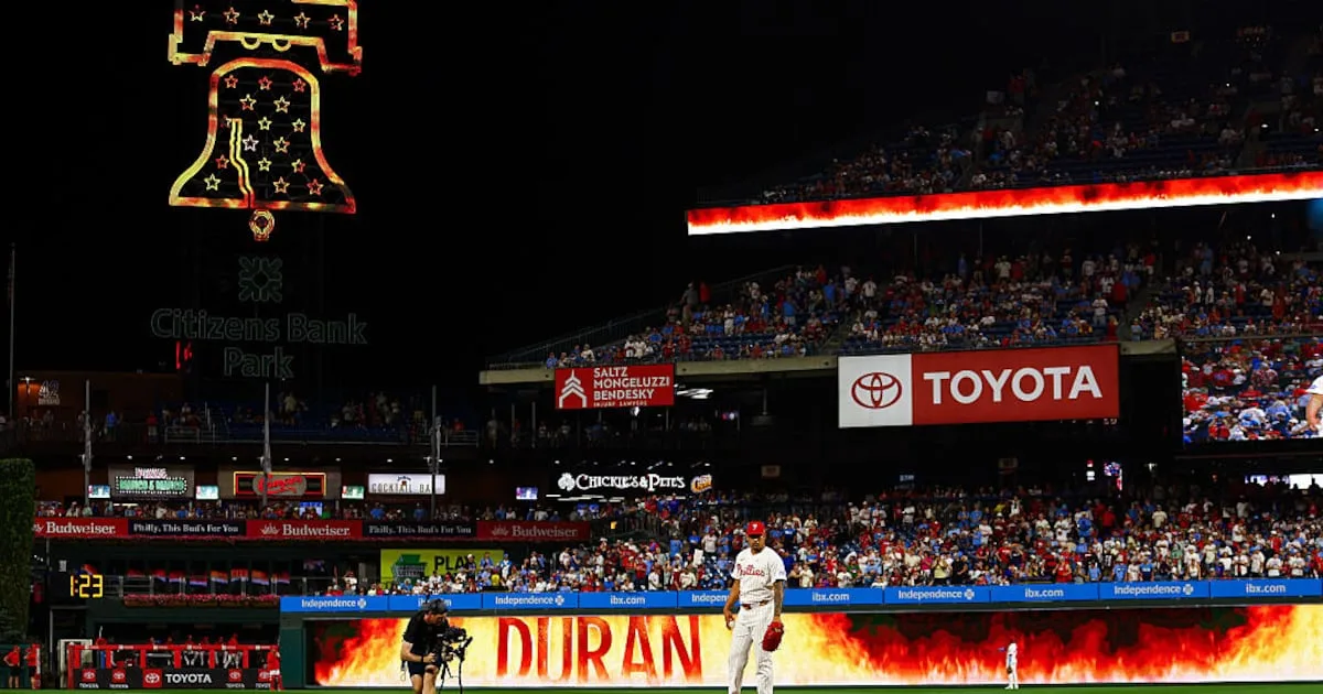 Los patrocinadores locales de los Phillies logran gran visibilidad con activaciones en el estadio y transmisión