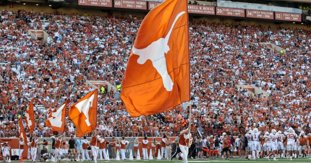 Lynda Tealer se incorpora como Subdirectora de Deportes en la Universidad de Texas