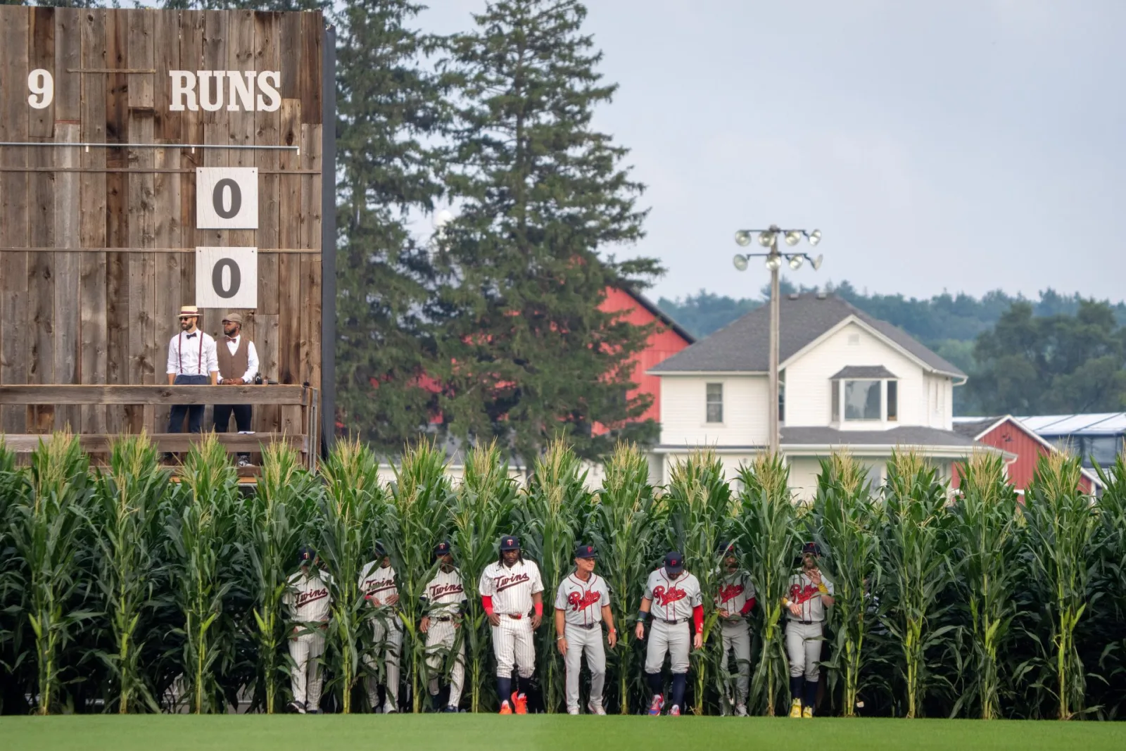 MLB concretó con éxito su tercer Field of Dreams pese a la lluvia y ganó relevancia en postemporada