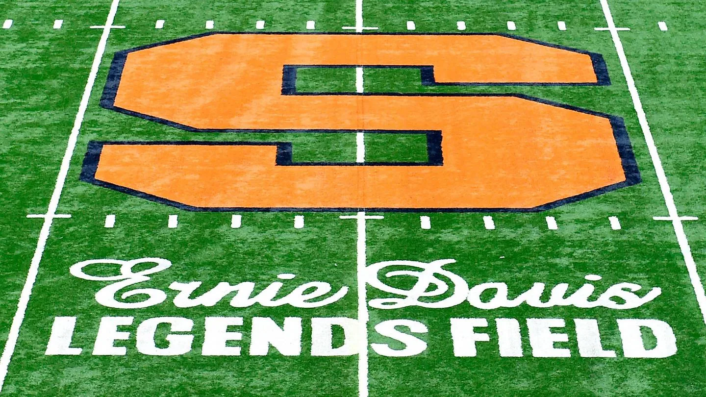 Progressive firmará con 13 universidades para poner su logo en los campos de fútbol americano universitario