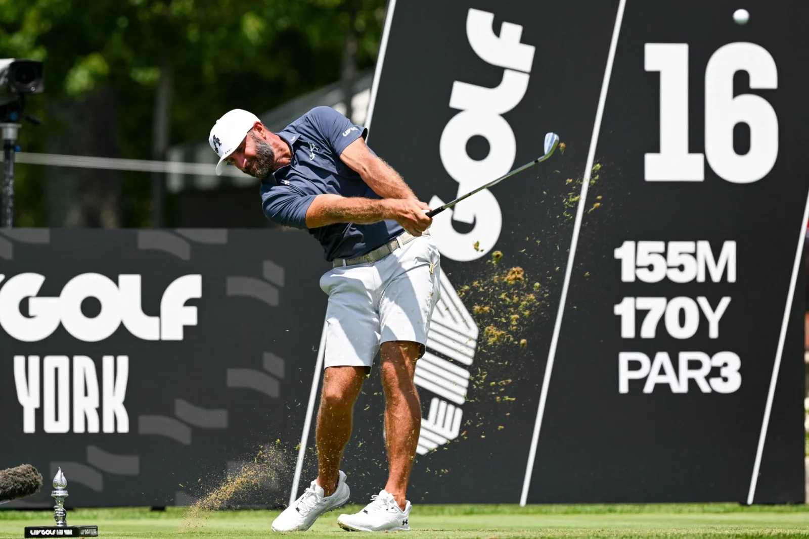 Proveedores de LIV Golf denuncian falta de pago mientras la liga busca financiamiento
