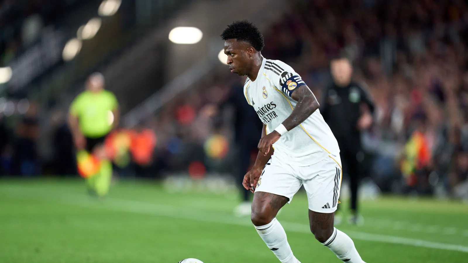 Vinícius Borra Sus Fotos en Instagram en Medio de Negociaciones con Real Madrid