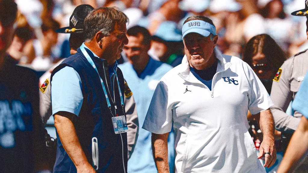 El cuerpo técnico de fútbol americano de UNC firmó por error acuerdos de renuncia en sus contratos